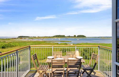 Assens House | Holiday Home Devis - 75m from the sea by Interhome