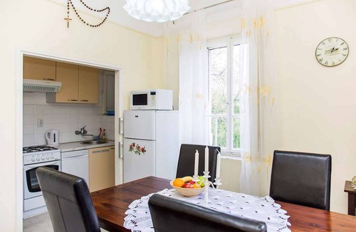 Broce House | Holiday home directly by the sea