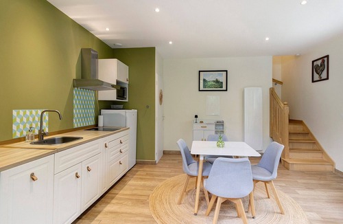 Thiviers House | Holiday Home “Domaine De La Sablière” with Private Pool, Wi-Fi, and Air Conditioning