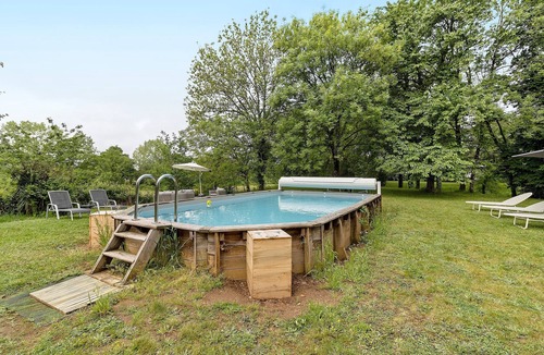 Thiviers House | Holiday Home “Domaine De La Sablière” with Private Pool, Wi-Fi, and Air Conditioning