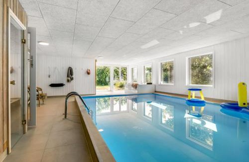 Øer Strand House | Holiday Home Donka - 25m from the sea by Interhome