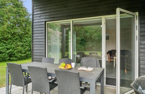 Kaldred House | Holiday Home Dorreth - 3-2km from the sea by Interhome