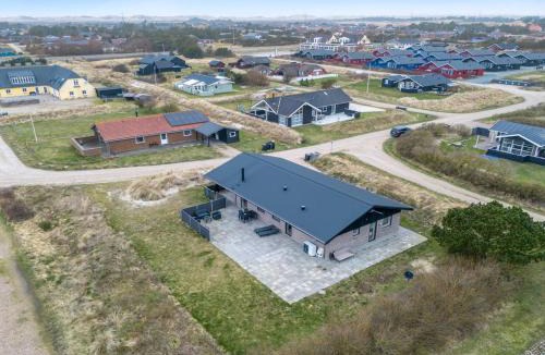 Nørre Lyngvig House | Holiday Home Dorrit - 1-2km from the sea by Interhome