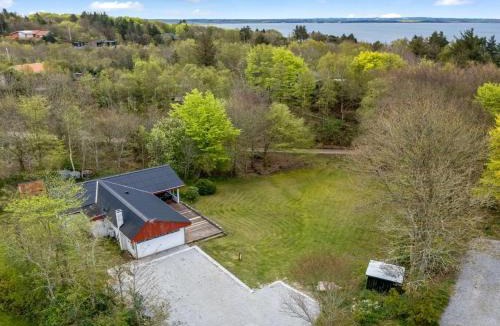 Lihme House | Holiday Home Dwerg - 300m to the fjord by Interhome