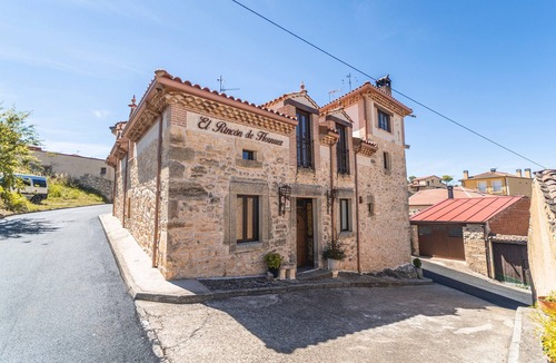 Moral de Hornuez House | Holiday Home 'El Rincón De Hornuez' with Mountain View, Balcony and Wi-Fi