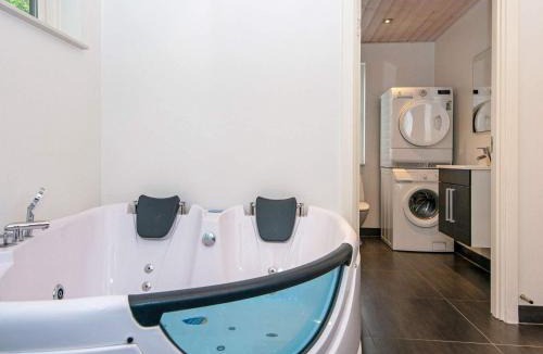 Øksenmølle House | Holiday home Ebeltoft CXLI