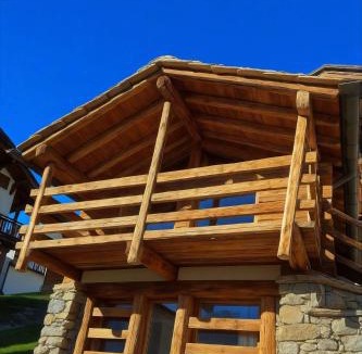 Mase House | Holiday Home Ein authentischer Aufenthalt im Herzen des Val d'Hérens by Interhome