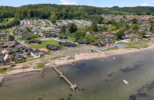 Grønninghoved Strand House | Holiday Home Eino - 30m from the sea by Interhome