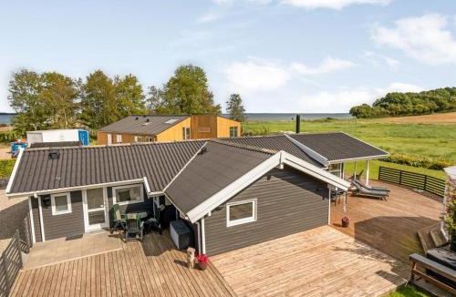Grønninghoved Strand House | Holiday Home Eisa - 75m from the sea by Interhome