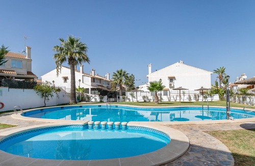 Monte Faro House | Holiday Home 'El Descanso del Faro' with Shared Pool & Wi-Fi