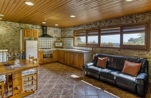Merlant House | Holiday Home 'El Paller 2 De Can Soler' with Mountain Views, Shared Pool and Wi-Fi