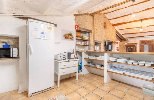 Clariana de Cardener House | Holiday Home 'El Porxet' with Mountain Views, Shared Pool and Wi-Fi