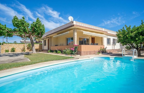 Vinaros Villa | Holiday Home "El Refugi" with Private Pool, Terrace and Wi-Fi