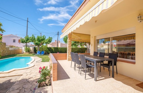 Vinaros Villa | Holiday Home "El Refugi" with Private Pool, Terrace and Wi-Fi