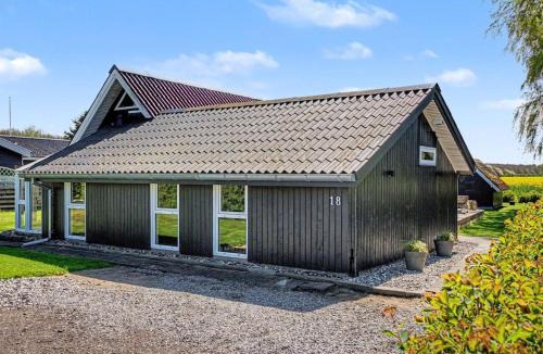Tørresø House | Holiday Home Elbert - 100m from the sea by Interhome