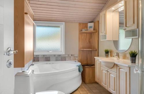 Hou House | Holiday Home Eli - 1-4km from the sea by Interhome