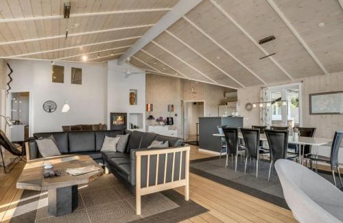 Fur House | Holiday Home Eljas - 200m to the fjord by Interhome