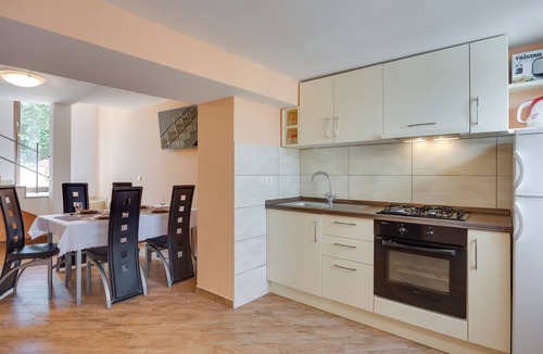 Lanterna House | Holiday Home Ema