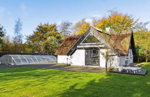 Smidstrup Strand House | Holiday Home Emanuela - 800m from the sea by Interhome