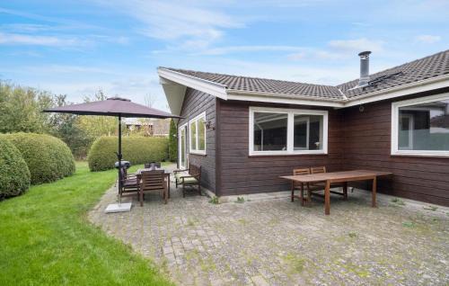 Hoeve Strand House | Holiday Home Engvangen Asnæs Iv