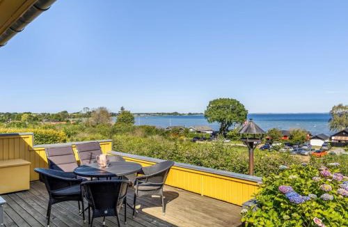 Bjert House | Holiday Home Ephra - 150m from the sea by Interhome