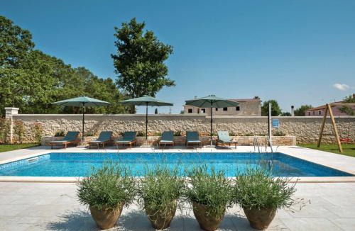 Debeljuhi House | Holiday Home Ernesta by Interhome