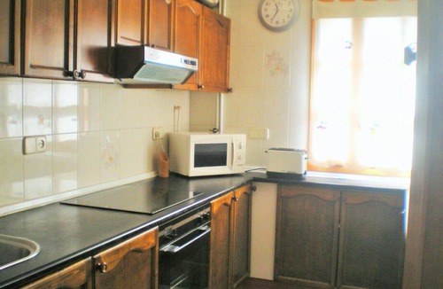 Castiello de Jaca House | Holiday Home 'La Casa De Luis' with Mountain Views, Private Terrace and Wi-Fi