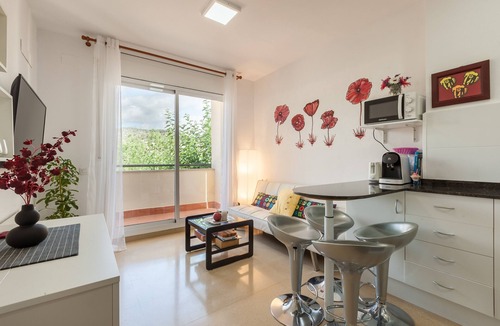 Sant Pere de Ribes House | Holiday Home 'La Cantonada' with Private Terrace