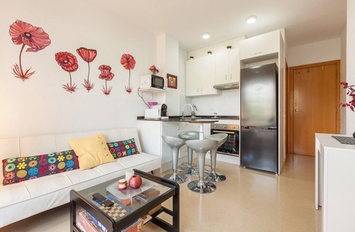 Sant Pere de Ribes House | Holiday Home 'La Cantonada' with Private Terrace