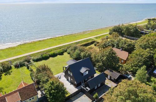 Dannemare House | Holiday Home Esme - 30m from the sea by Interhome