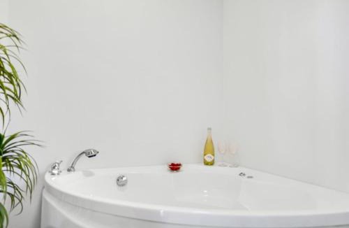Haslevgarde House | Holiday Home Eve - 700m from the sea by Interhome