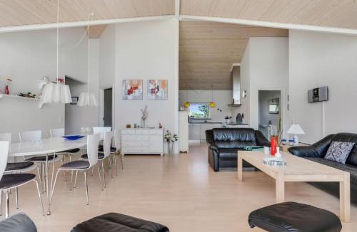 Haslevgarde House | Holiday Home Eve - 700m from the sea by Interhome
