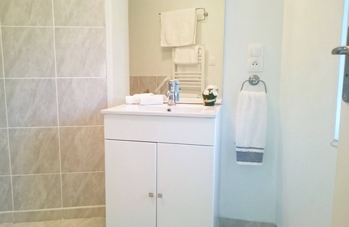 Noyant-Villages Apartment | Holiday home for 4, heated pool, games room, garden.Central for main attractions