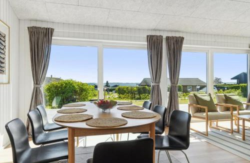 Ronde House | Holiday Home Fabine - 75m from the sea by Interhome