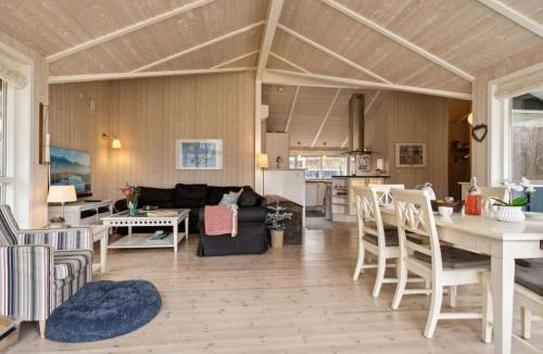 Femmøller House | Holiday Home Fatima - 400m from the sea by Interhome