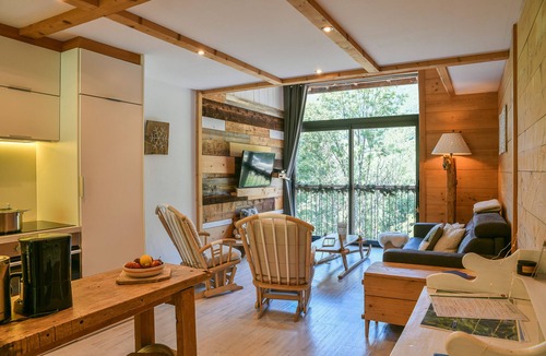 Aillon-le-Jerune House | Holiday Home 'Fayard' with Mountain View, Private Terrace and Wi-Fi