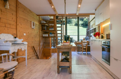 Aillon-le-Jerune House | Holiday Home 'Fayard' with Mountain View, Private Terrace and Wi-Fi