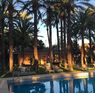 L'Eliana House | Holiday Home Ferienvilla El Oasis by Interhome