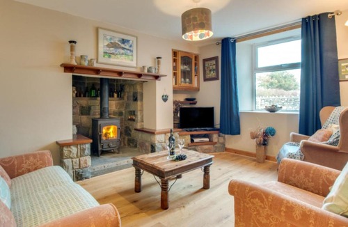 Bontnewydd House | Holiday Home Ffermdy'r Bont by Interhome