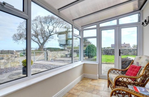 Bontnewydd House | Holiday Home Ffermdy'r Bont by Interhome