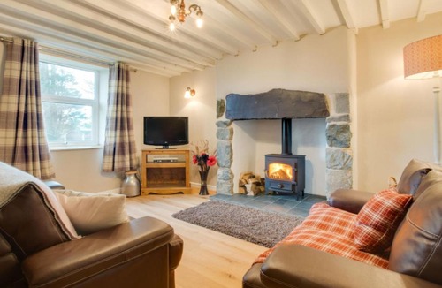 Bontnewydd House | Holiday Home Ffermdy'r Bont by Interhome