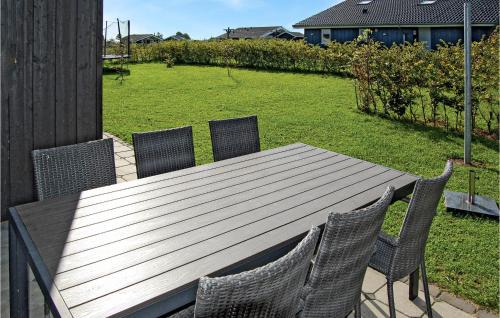 Flovt Strand House | Holiday Home Flovt Havevej Vi