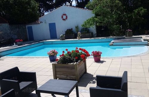 La Gueriniere House | Holiday home for 6 with pool in La Guérinière