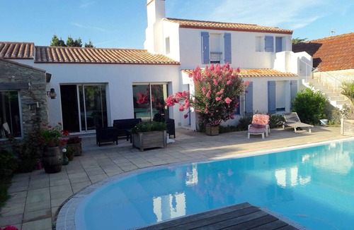 La Gueriniere House | Holiday home for 6 with pool in La Guérinière