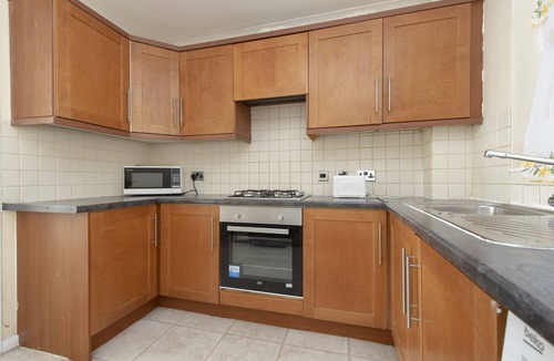 Thamesmead House | HOLIDAY HOME FOR YOU