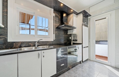 Mora la Nova House | Holiday Home 'Forn Magí' with Private Terrace, Wi-Fi and Air Conditioning
