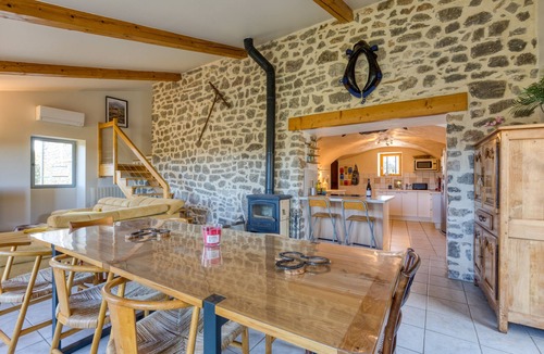 Causse-de-la-Selle House | Holiday Home 'Les Hauts d'Issensac' with Pool and Private River Beaches