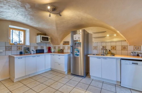 Causse-de-la-Selle House | Holiday Home 'Les Hauts d'Issensac' with Pool and Private River Beaches