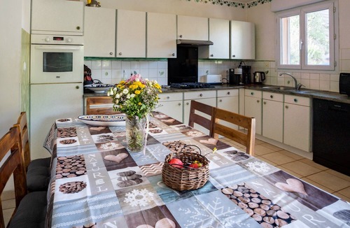 Ensues-la-Redonne House | Holiday Home 'Villa Calanques' with Sea View, Private Terrace and Wi-Fi