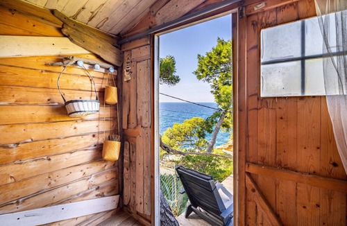 Ensues-la-Redonne House | Holiday Home 'Villa Calanques' with Sea View, Private Terrace and Wi-Fi